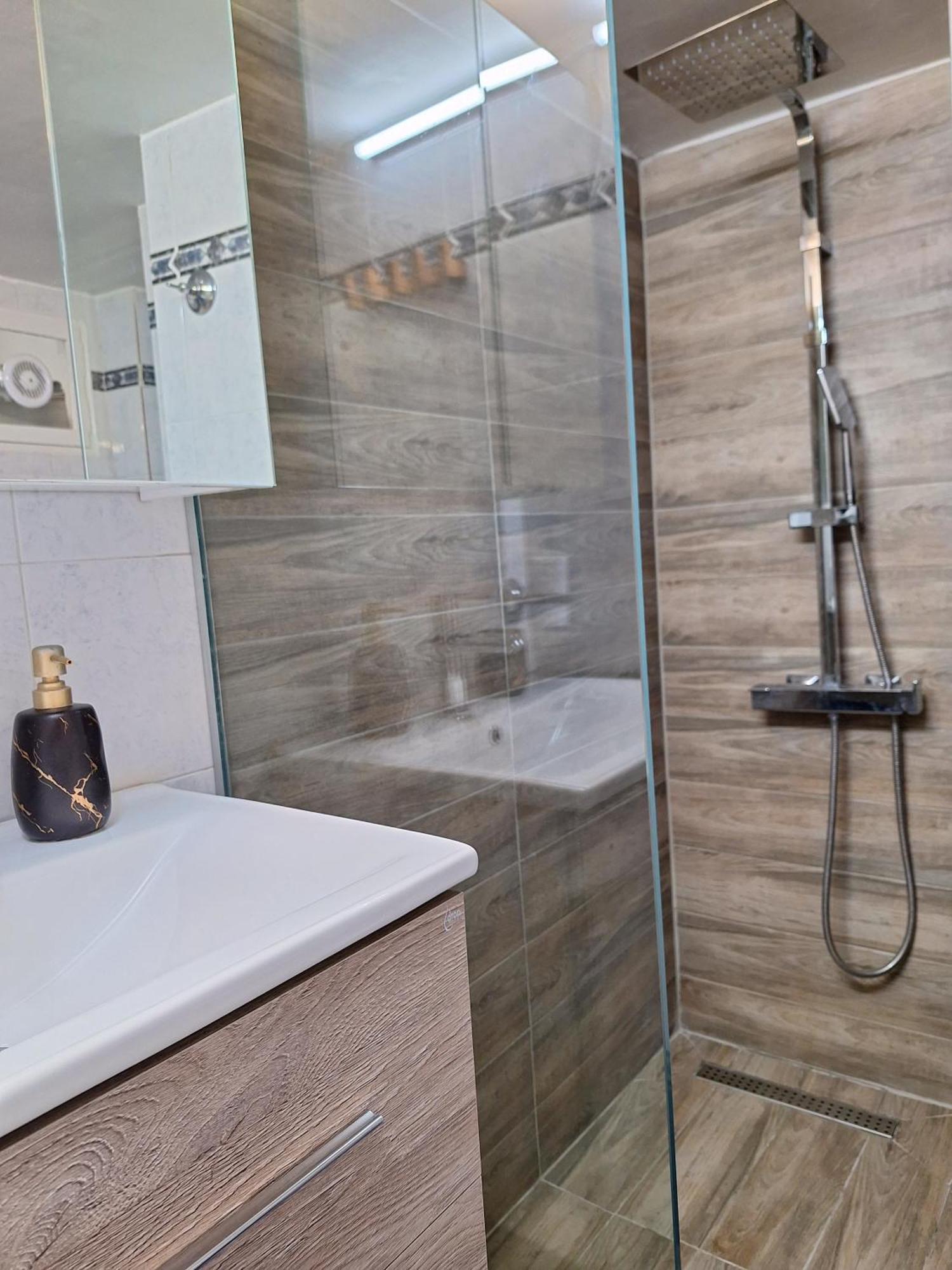 סלוניקי Cozy Apartment In The City Center מראה חיצוני תמונה